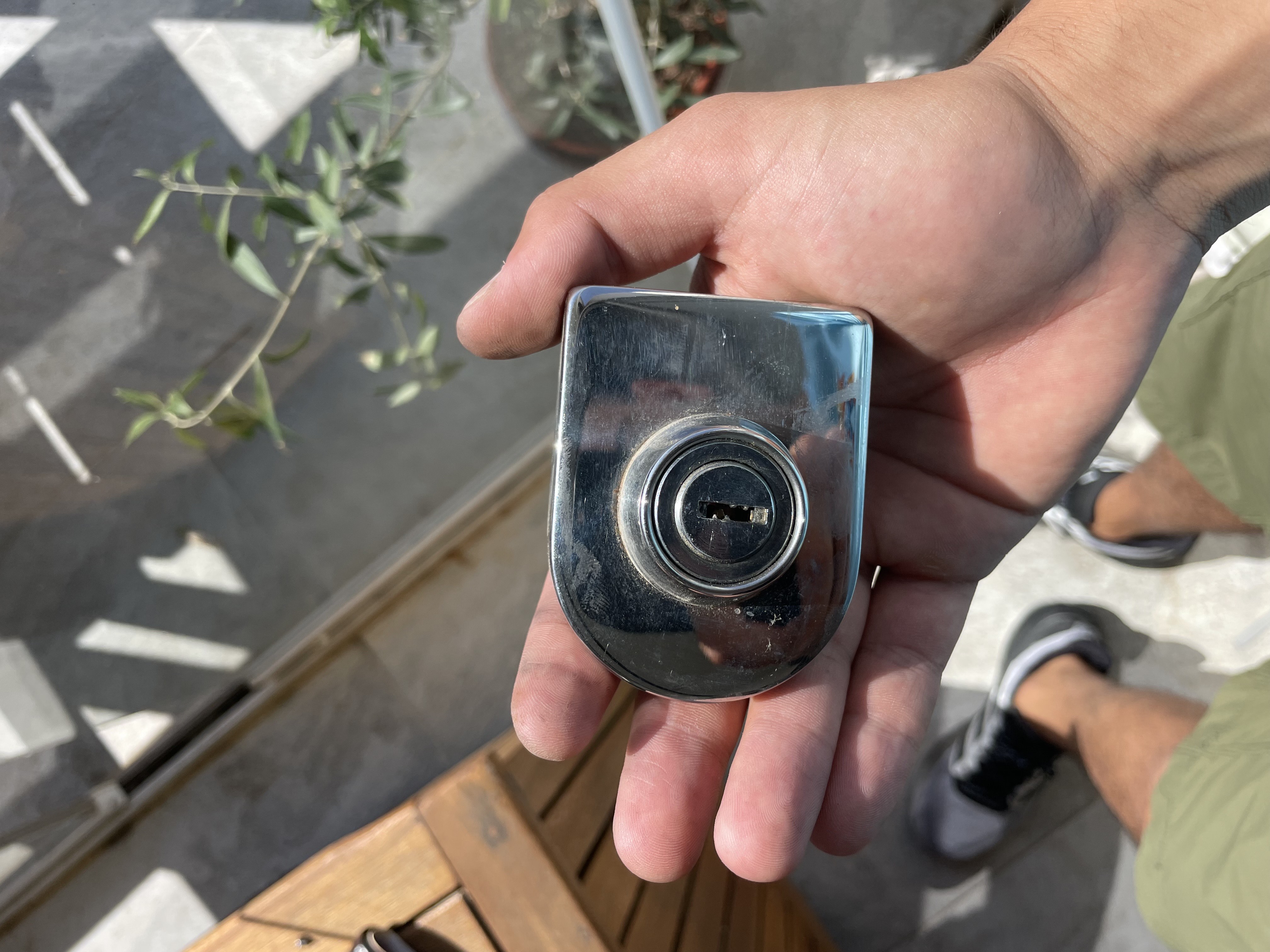 🪟 Window Mechanism Locks – Repair & Replacement in Estepona, Marbella, San Pedro, Manilva, Sotogrande